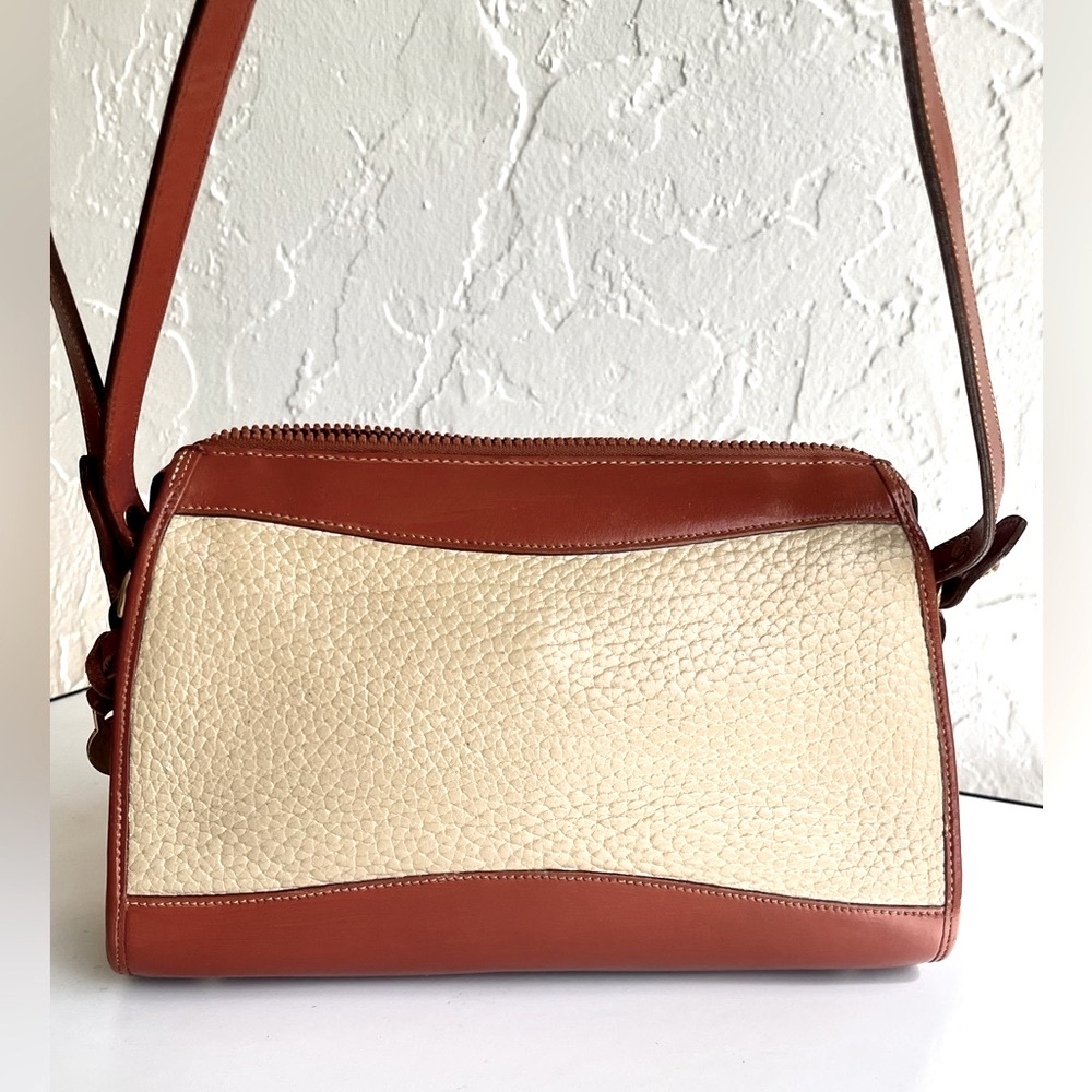 VINTAGE DOONEY & BOURKE FARMHOUSE COTTAGE BEIGE TAUPE/TAN TRIM CROSSBODY - Picture 13 of 15